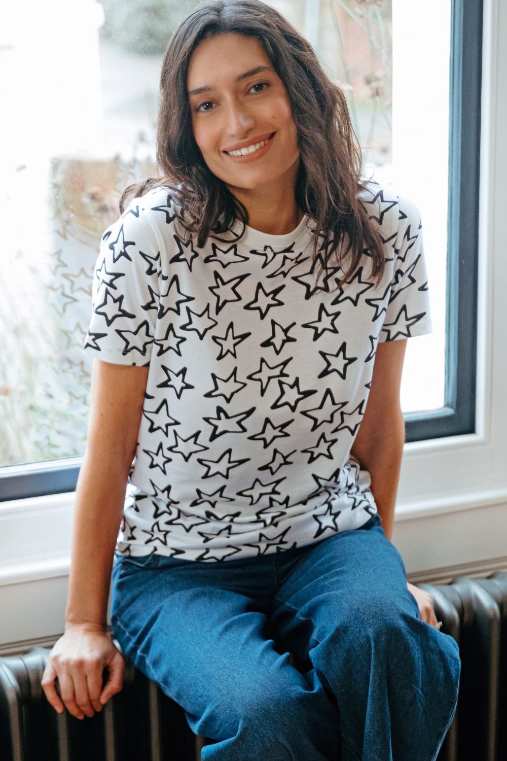 Maggie T-shirt - White/Black, Doodle Stars