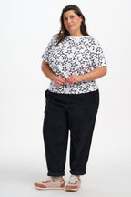Maggie T-shirt - White/Black, Doodle Stars